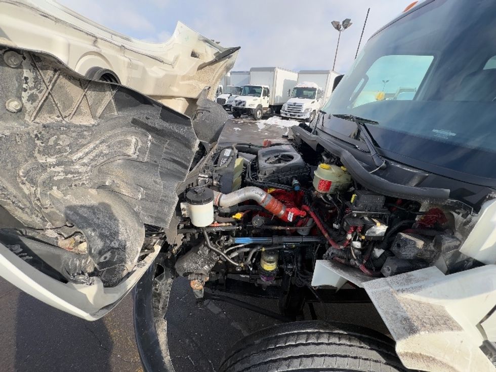 Medium Duty Box Truck-Light and Medium Duty Trucks-International-2024-MV607N-Mississauga-ON-134,055\n\t\tkm-$ 113,750 - Image 24