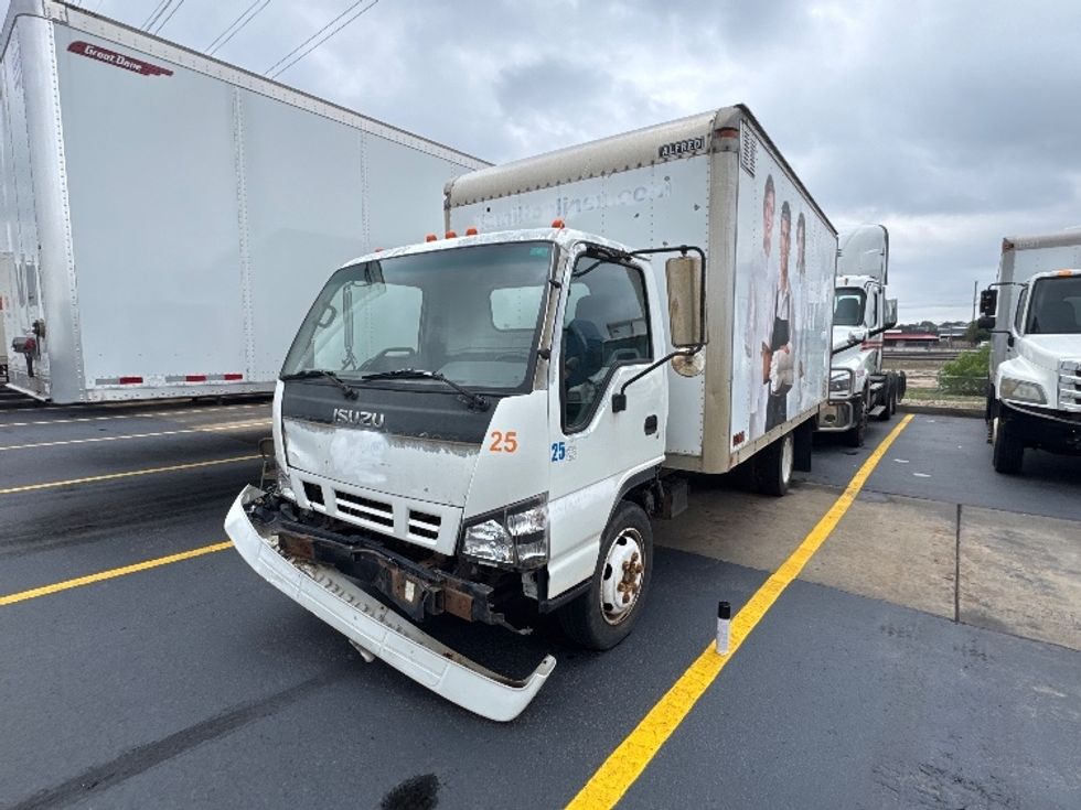 Medium Duty Box Truck-Light and Medium Duty Trucks-Isuzu-2007-NQR-Aurora-CO-200,000\n\t\tmiles-$ 6,000 - Image 1