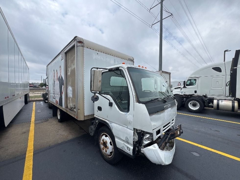 Medium Duty Box Truck-Light and Medium Duty Trucks-Isuzu-2007-NQR-Aurora-CO-200,000\n\t\tmiles-$ 6,000 - Image 3