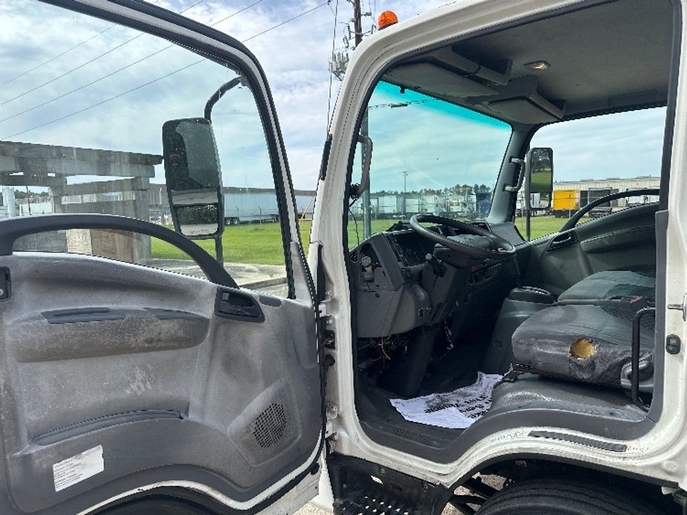 Medium Duty Box Truck-Light and Medium Duty Trucks-Isuzu-2012-NPR-Hammond-LA-99,076\n\t\tmiles-$ 22,500 - Image 15