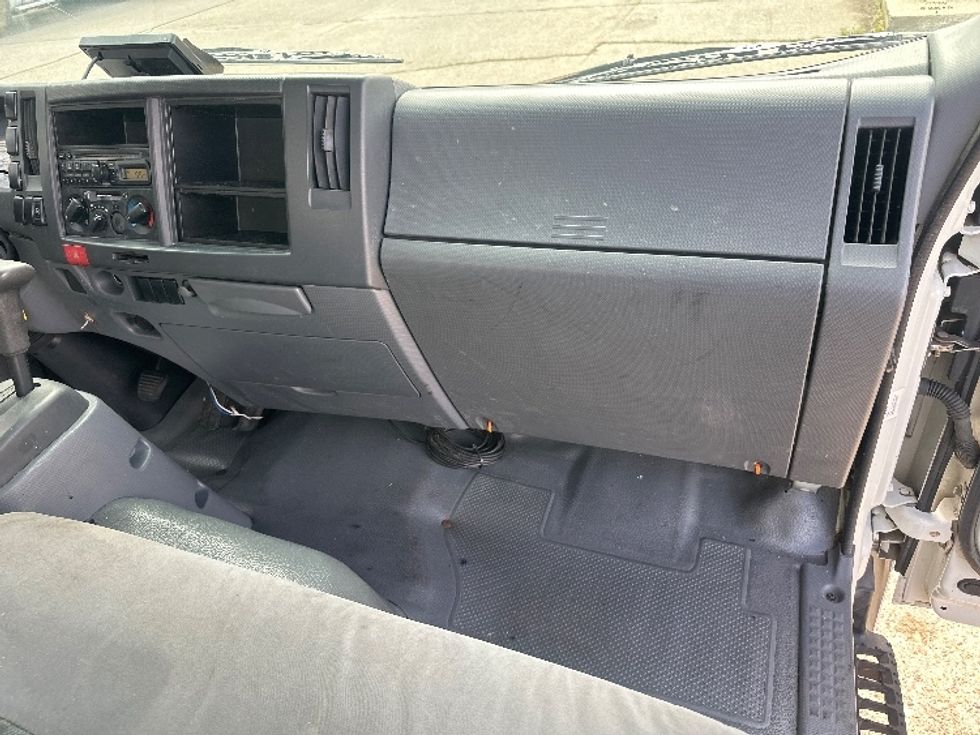 Medium Duty Box Truck-Light and Medium Duty Trucks-Isuzu-2012-NPR-Hammond-LA-99,076\n\t\tmiles-$ 22,500 - Image 20