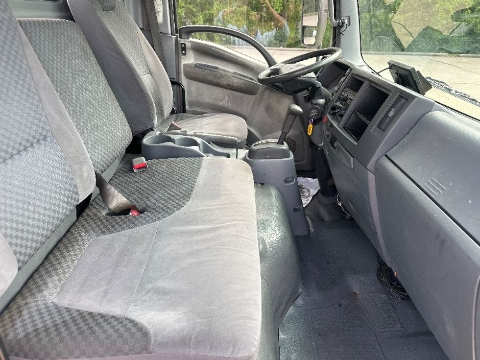 Medium Duty Box Truck-Light and Medium Duty Trucks-Isuzu-2012-NPR-Hammond-LA-99,076\n\t\tmiles-$ 22,500 - Image 21