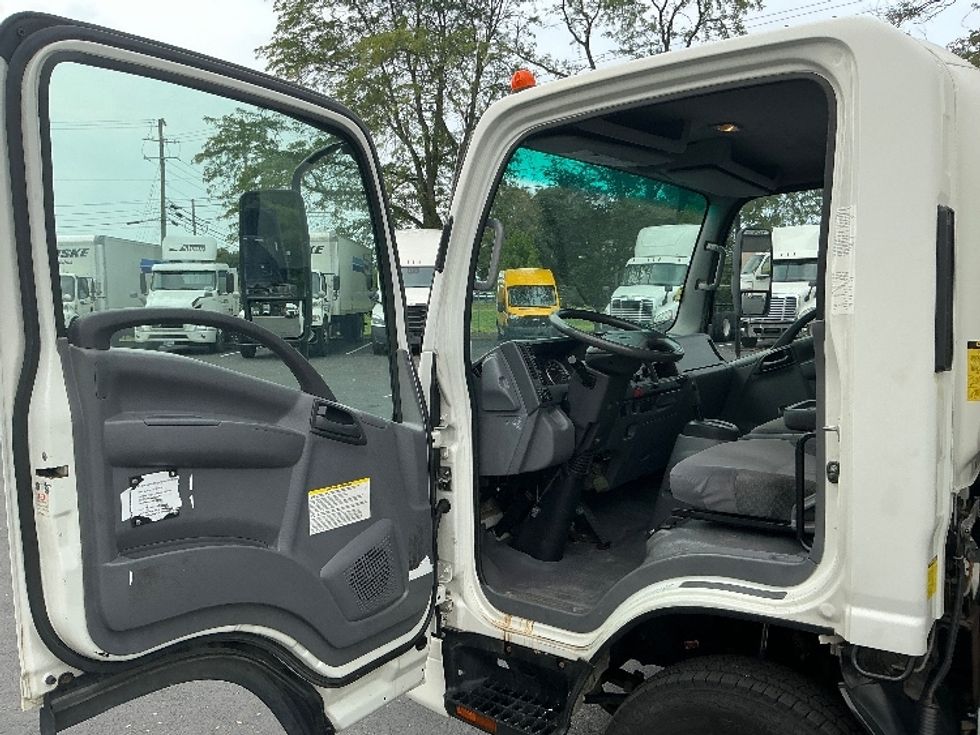 Medium Duty Box Truck-Light and Medium Duty Trucks-Isuzu-2014-NPR-Lexington-KY-294,760\n\t\tmiles-$ 9,500 - Image 15