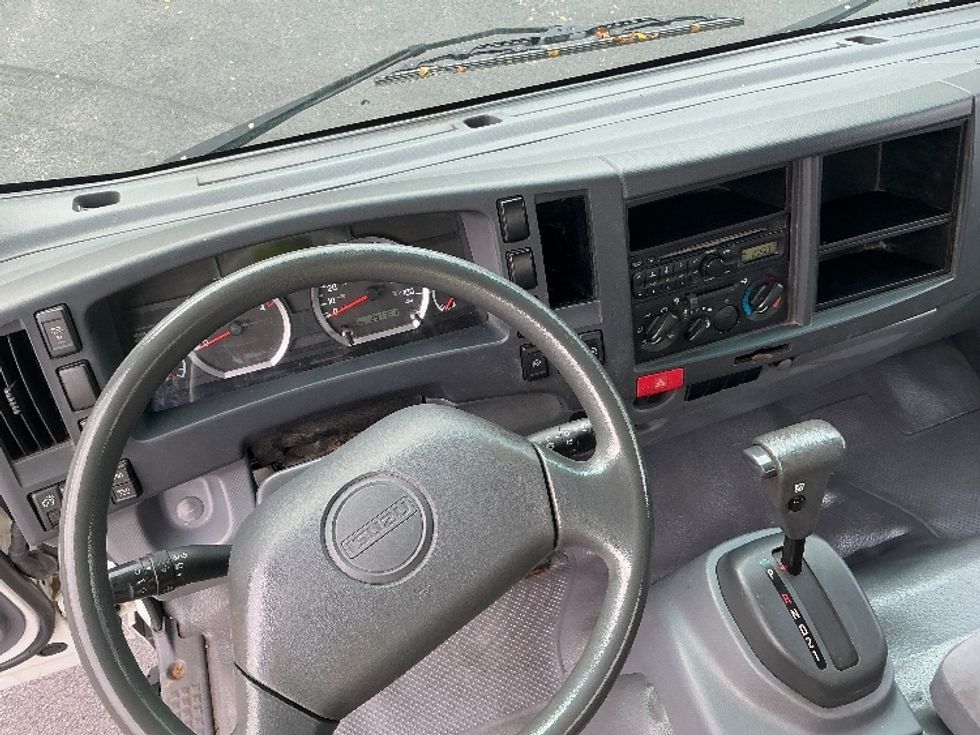 Medium Duty Box Truck-Light and Medium Duty Trucks-Isuzu-2014-NPR-Lexington-KY-294,760\n\t\tmiles-$ 9,500 - Image 17