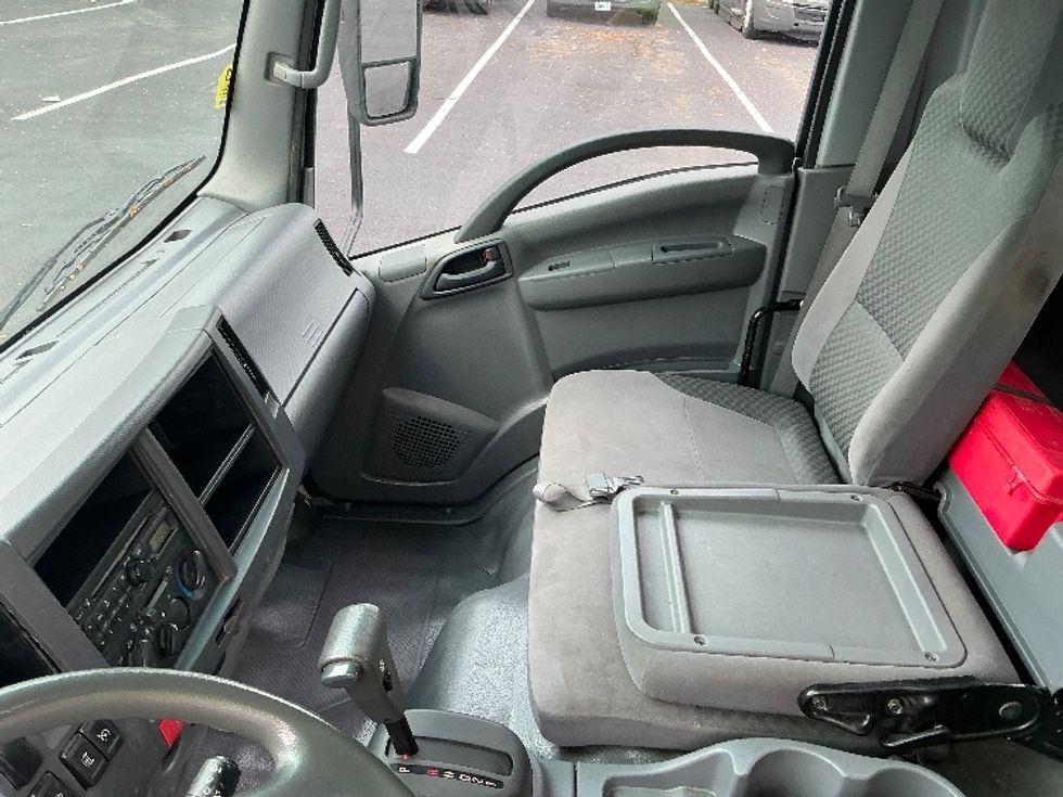 Medium Duty Box Truck-Light and Medium Duty Trucks-Isuzu-2014-NPR-Lexington-KY-294,760\n\t\tmiles-$ 9,500 - Image 18