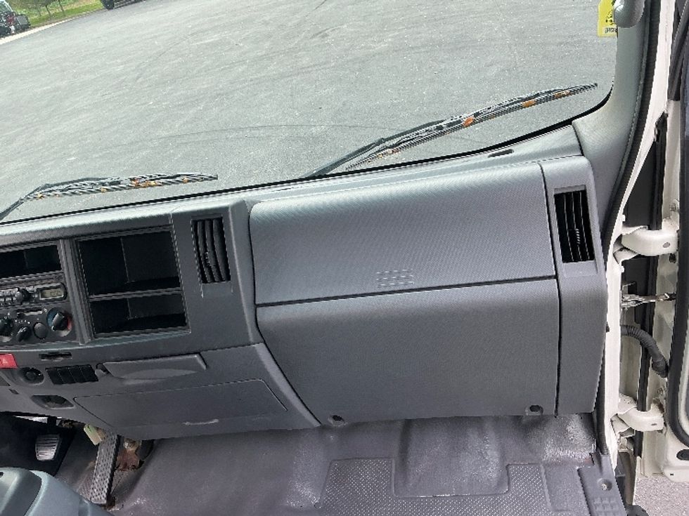 Medium Duty Box Truck-Light and Medium Duty Trucks-Isuzu-2014-NPR-Lexington-KY-294,760\n\t\tmiles-$ 9,500 - Image 20