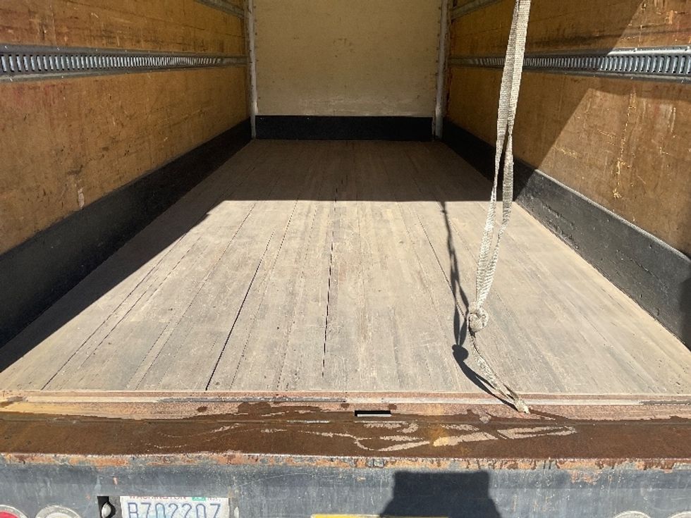 Medium Duty Box Truck-Light and Medium Duty Trucks-Isuzu-2014-NQR-Tacoma-WA-205,583\n\t\tmiles-$ 17,500 - Image 10