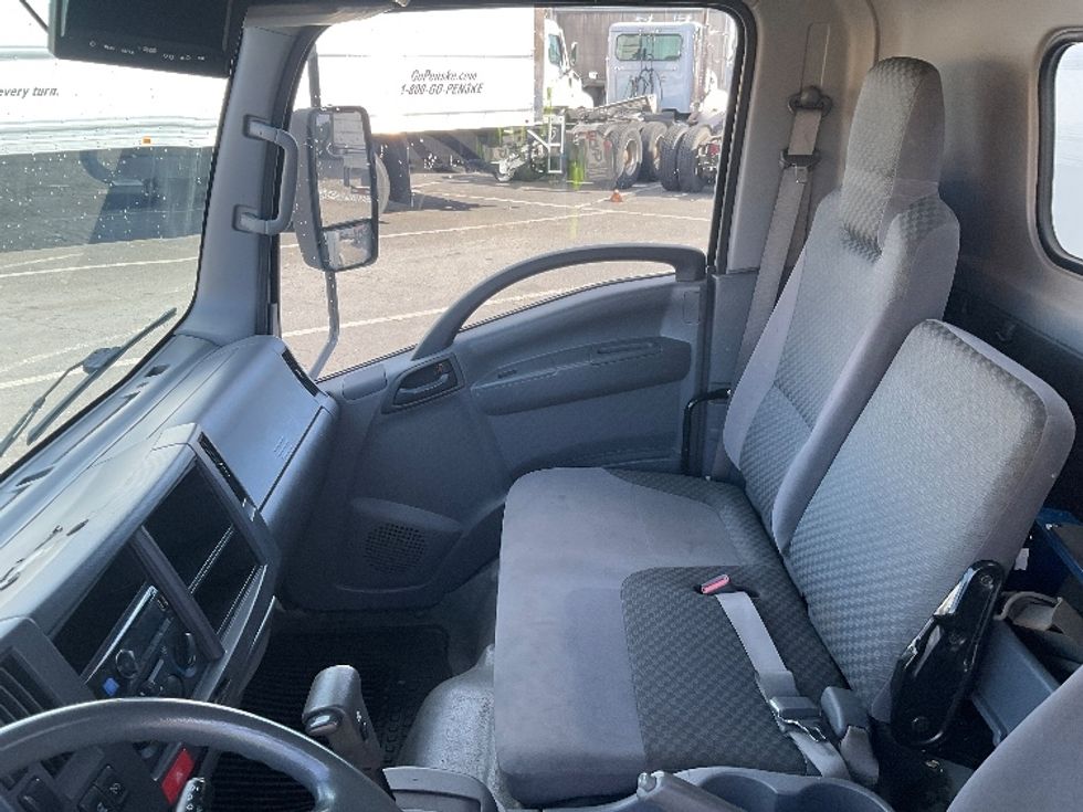 Medium Duty Box Truck-Light and Medium Duty Trucks-Isuzu-2014-NQR-Tacoma-WA-205,583\n\t\tmiles-$ 17,500 - Image 19