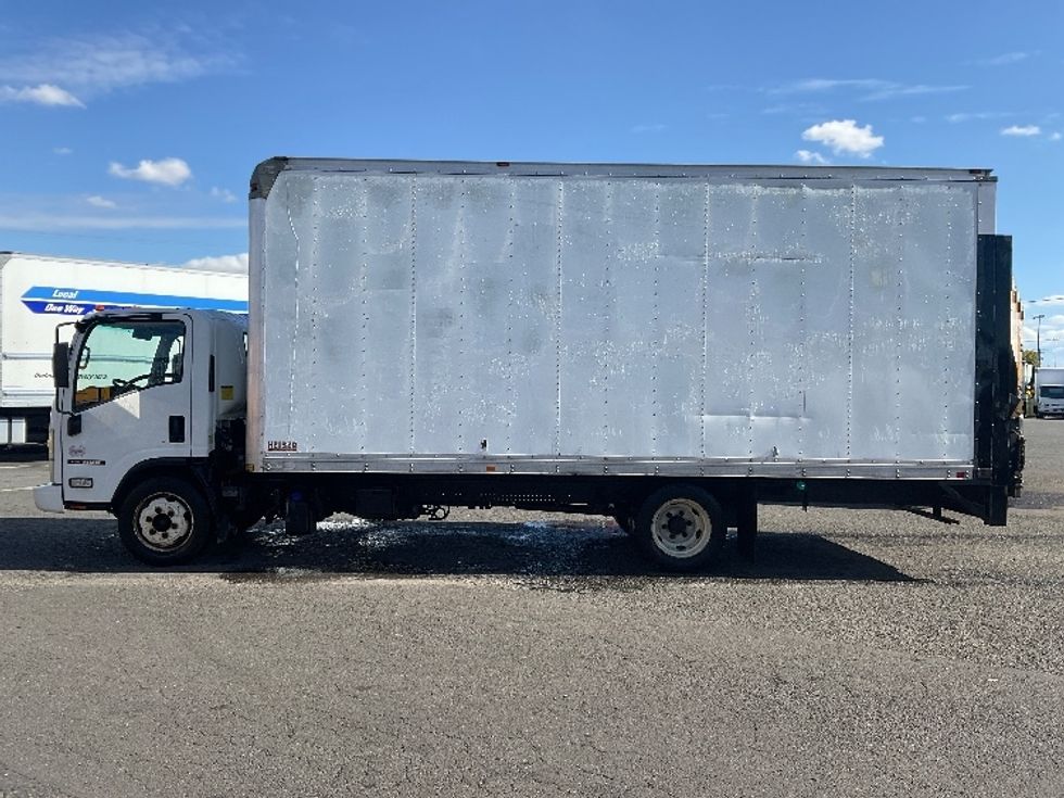 Medium Duty Box Truck-Light and Medium Duty Trucks-Isuzu-2014-NQR-Tacoma-WA-205,583\n\t\tmiles-$ 17,500 - Image 4