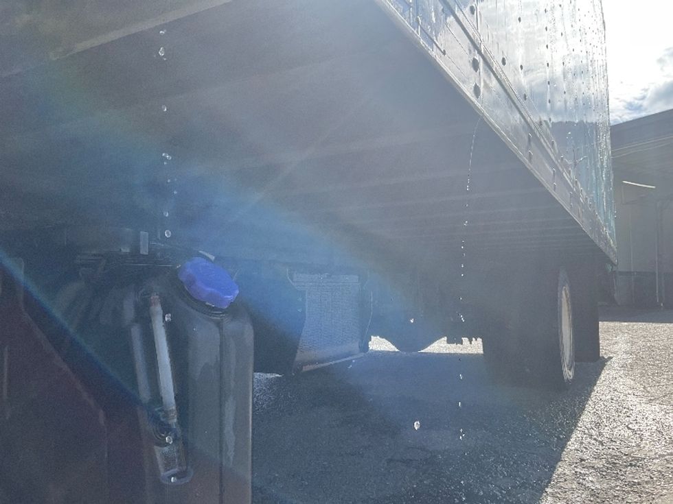 Medium Duty Box Truck-Light and Medium Duty Trucks-Isuzu-2014-NQR-Tacoma-WA-205,583\n\t\tmiles-$ 17,500 - Image 5