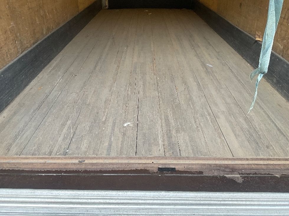 Medium Duty Box Truck-Light and Medium Duty Trucks-Isuzu-2014-NQR-Tacoma-WA-304,012\n\t\tmiles-$ 13,500 - Image 10