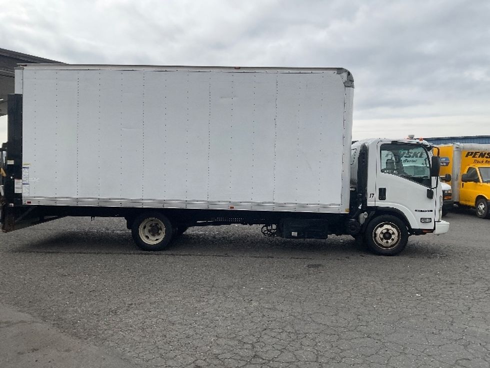 Medium Duty Box Truck-Light and Medium Duty Trucks-Isuzu-2014-NQR-Tacoma-WA-304,012\n\t\tmiles-$ 13,500 - Image 15