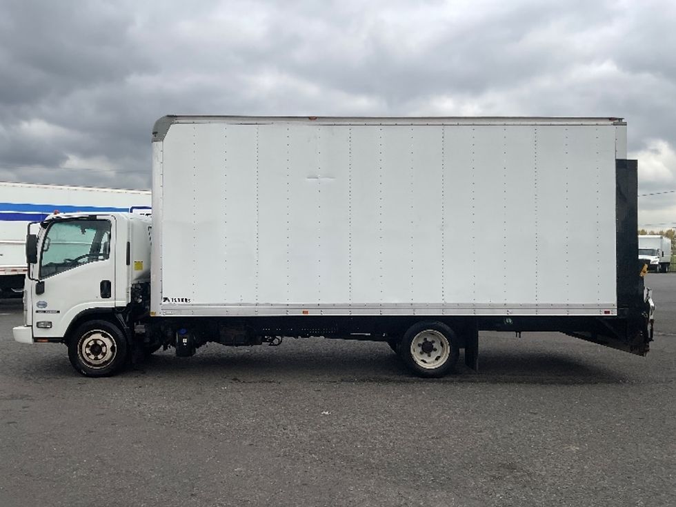 Medium Duty Box Truck-Light and Medium Duty Trucks-Isuzu-2014-NQR-Tacoma-WA-304,012\n\t\tmiles-$ 13,500 - Image 4
