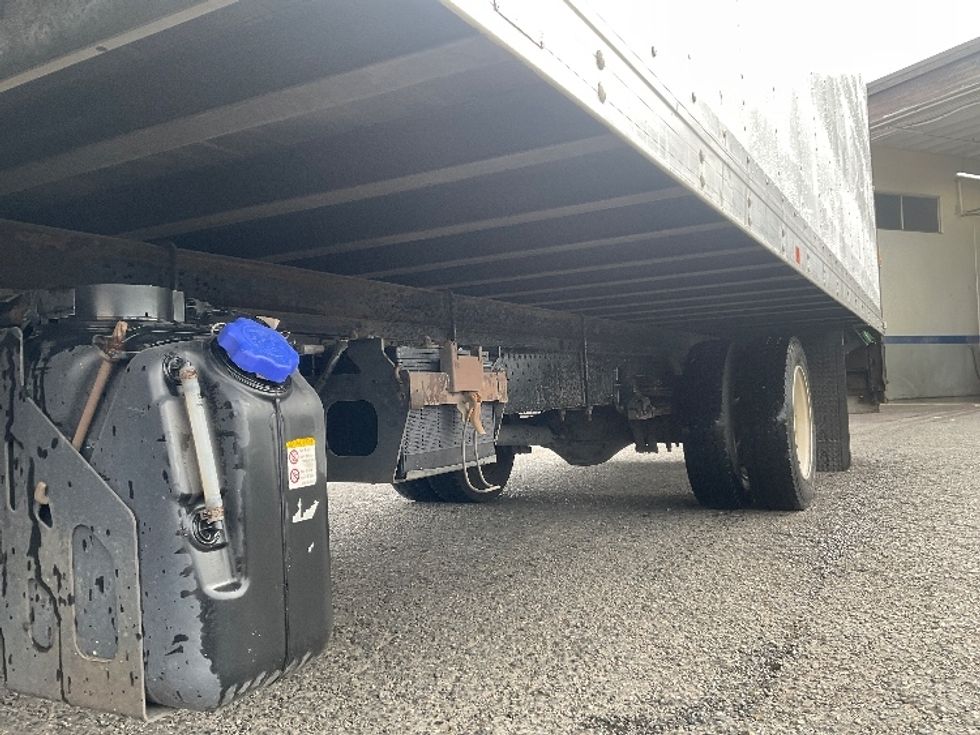 Medium Duty Box Truck-Light and Medium Duty Trucks-Isuzu-2014-NQR-Tacoma-WA-304,012\n\t\tmiles-$ 13,500 - Image 5