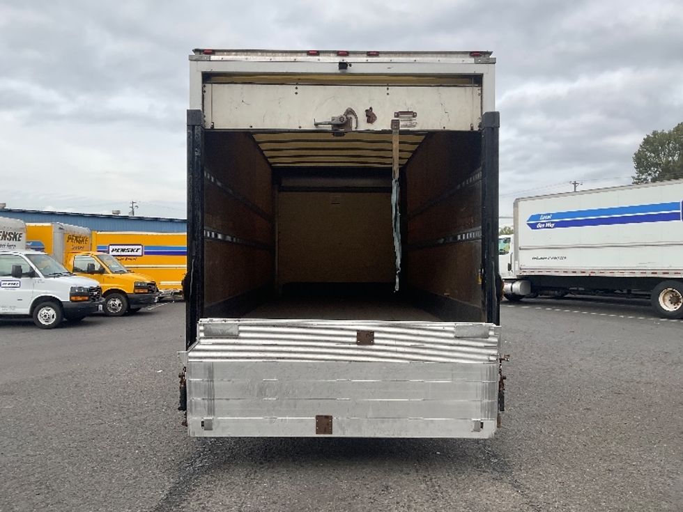 Medium Duty Box Truck-Light and Medium Duty Trucks-Isuzu-2014-NQR-Tacoma-WA-304,012\n\t\tmiles-$ 13,500 - Image 8
