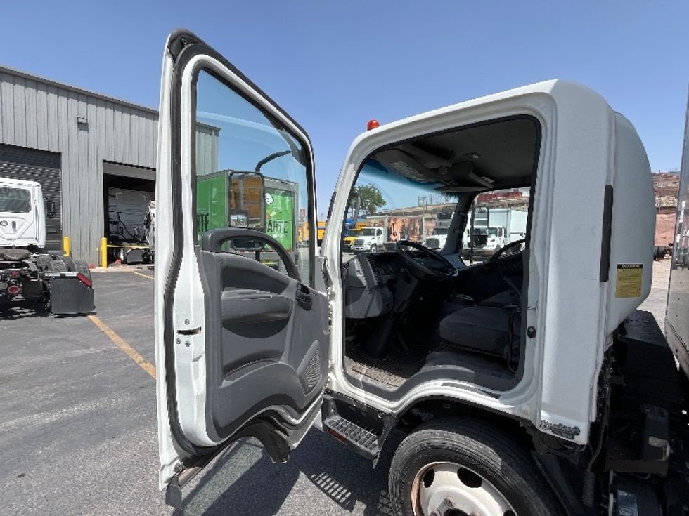 Medium Duty Box Truck-Light and Medium Duty Trucks-Isuzu-2015-NPR-Albuquerque-NM-165,286\n\t\tmiles-$ 15,500 - Image 16