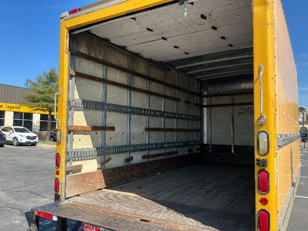 Medium Duty Box Truck-Light and Medium Duty Trucks-Isuzu-2015-NPR-Austin-TX-181,819\n\t\tmiles-$ 22,500 - Image 11