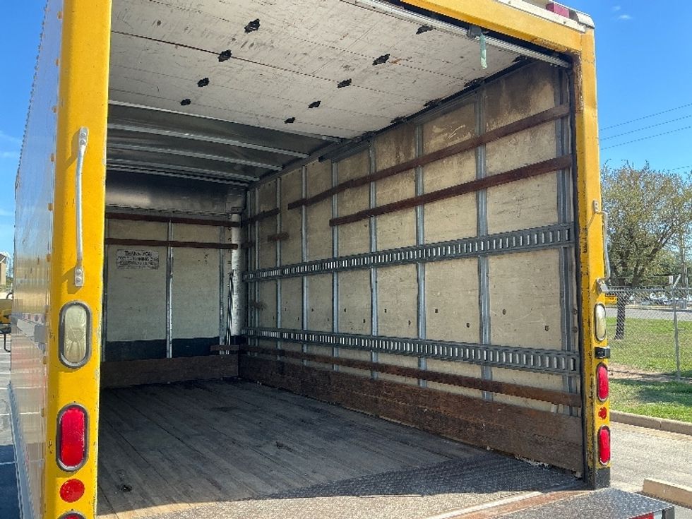 Medium Duty Box Truck-Light and Medium Duty Trucks-Isuzu-2015-NPR-Austin-TX-181,819\n\t\tmiles-$ 22,500 - Image 12