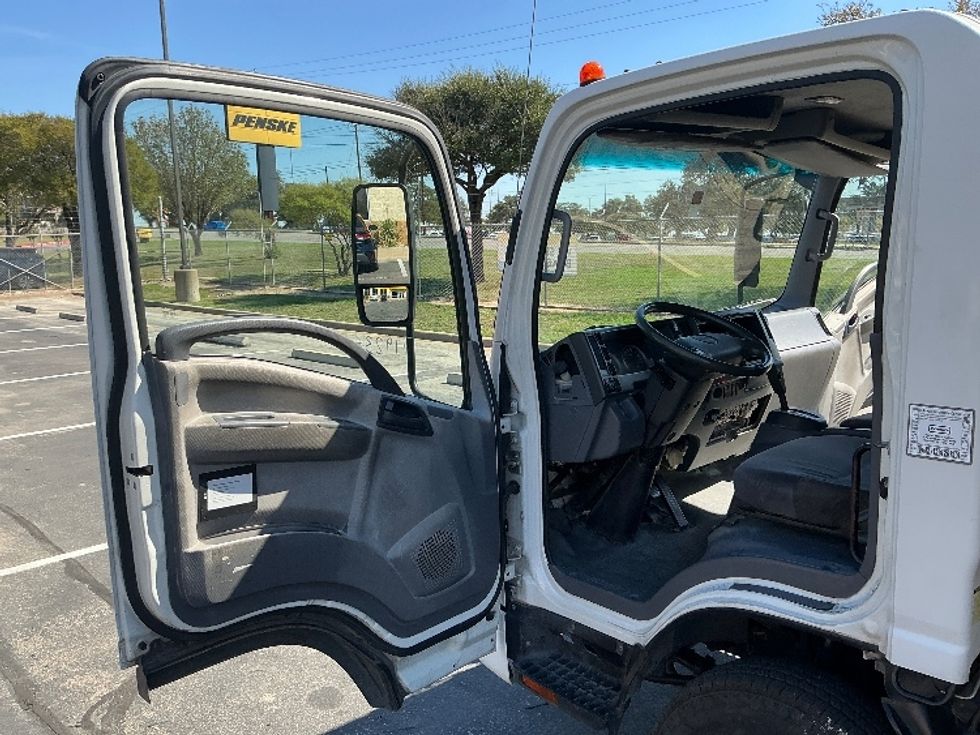 Medium Duty Box Truck-Light and Medium Duty Trucks-Isuzu-2015-NPR-Austin-TX-181,819\n\t\tmiles-$ 22,500 - Image 16