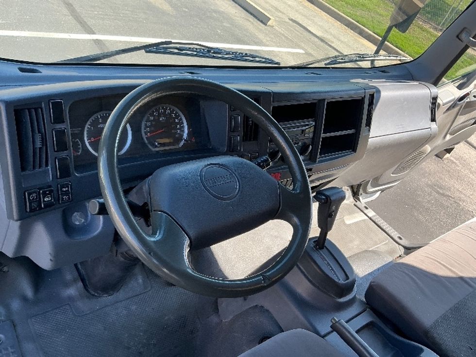 Medium Duty Box Truck-Light and Medium Duty Trucks-Isuzu-2015-NPR-Austin-TX-181,819\n\t\tmiles-$ 22,500 - Image 17