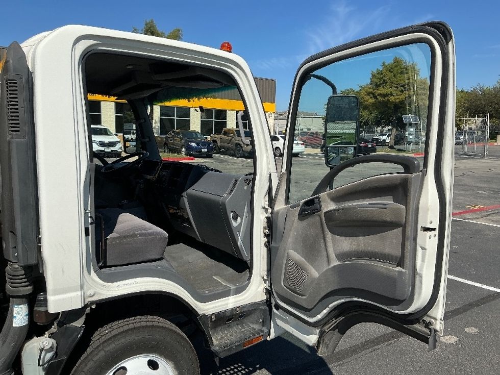 Medium Duty Box Truck-Light and Medium Duty Trucks-Isuzu-2015-NPR-Austin-TX-181,819\n\t\tmiles-$ 22,500 - Image 20