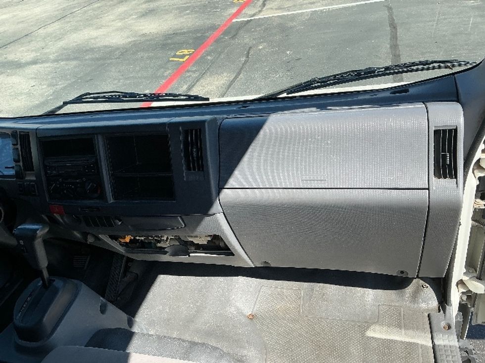 Medium Duty Box Truck-Light and Medium Duty Trucks-Isuzu-2015-NPR-Austin-TX-181,819\n\t\tmiles-$ 22,500 - Image 21