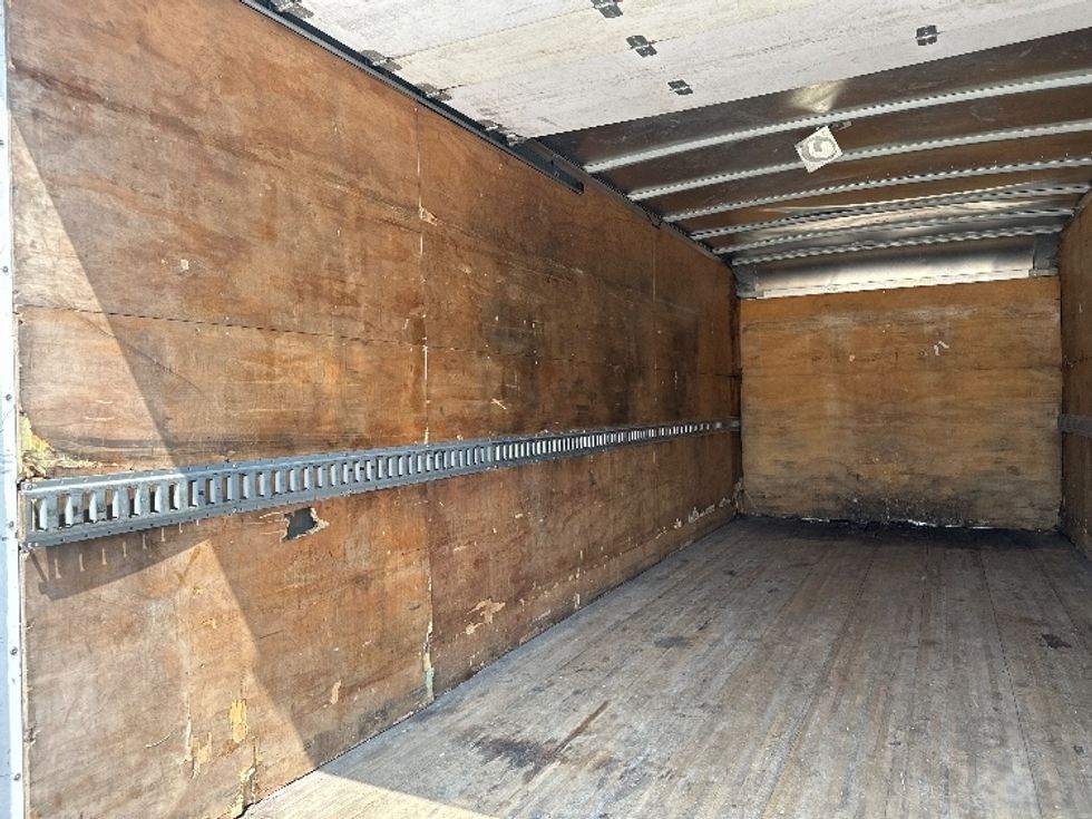 Medium Duty Box Truck-Light and Medium Duty Trucks-Isuzu-2015-NPR-Hammond-LA-110,947\n\t\tmiles-$ 16,000 - Image 11
