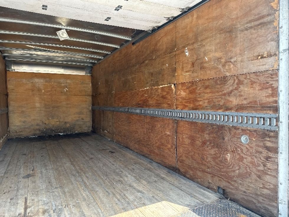 Medium Duty Box Truck-Light and Medium Duty Trucks-Isuzu-2015-NPR-Hammond-LA-110,947\n\t\tmiles-$ 16,000 - Image 12