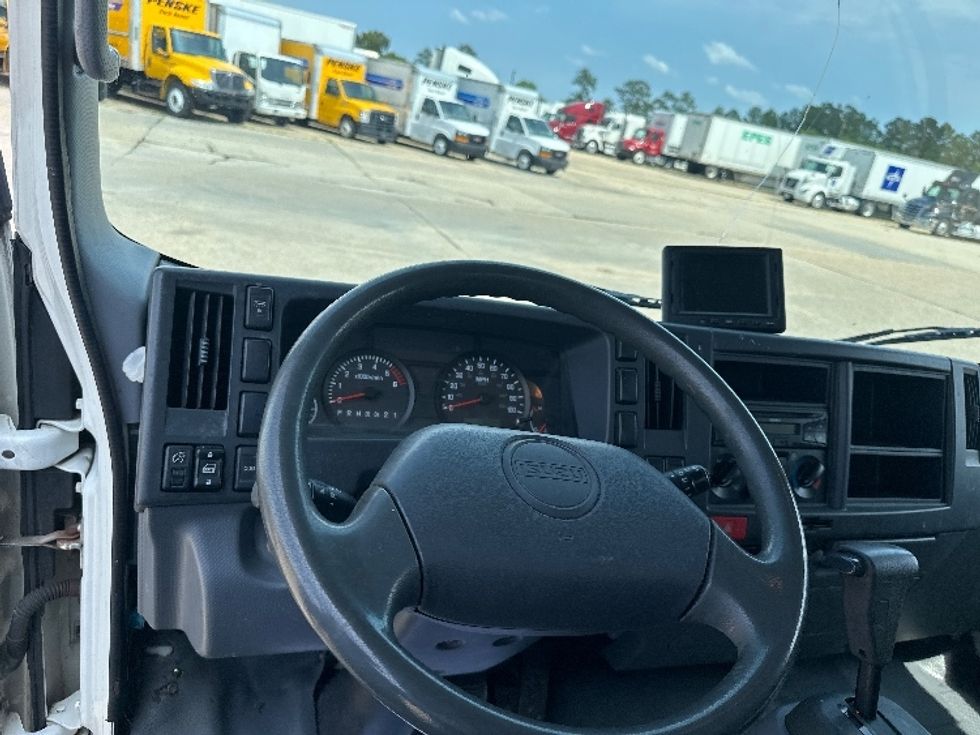 Medium Duty Box Truck-Light and Medium Duty Trucks-Isuzu-2015-NPR-Hammond-LA-110,947\n\t\tmiles-$ 16,000 - Image 17