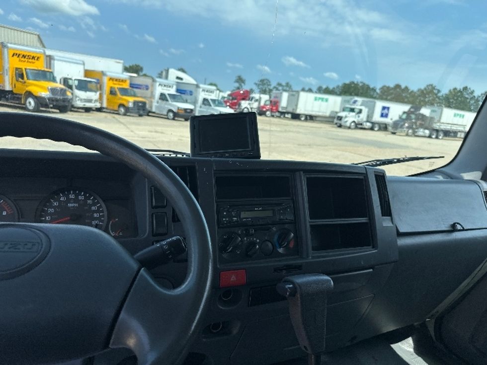 Medium Duty Box Truck-Light and Medium Duty Trucks-Isuzu-2015-NPR-Hammond-LA-110,947\n\t\tmiles-$ 16,000 - Image 18