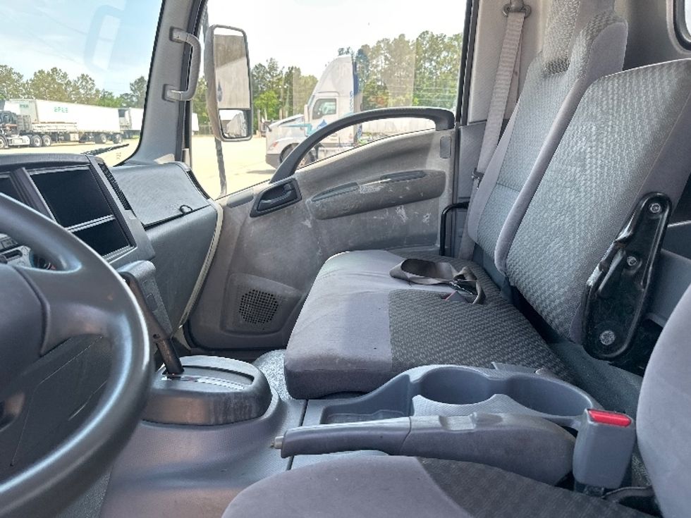 Medium Duty Box Truck-Light and Medium Duty Trucks-Isuzu-2015-NPR-Hammond-LA-110,947\n\t\tmiles-$ 16,000 - Image 19