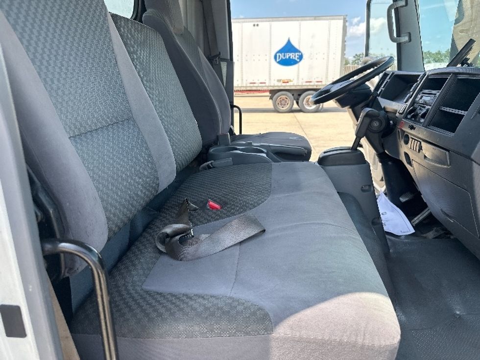 Medium Duty Box Truck-Light and Medium Duty Trucks-Isuzu-2015-NPR-Hammond-LA-110,947\n\t\tmiles-$ 16,000 - Image 22