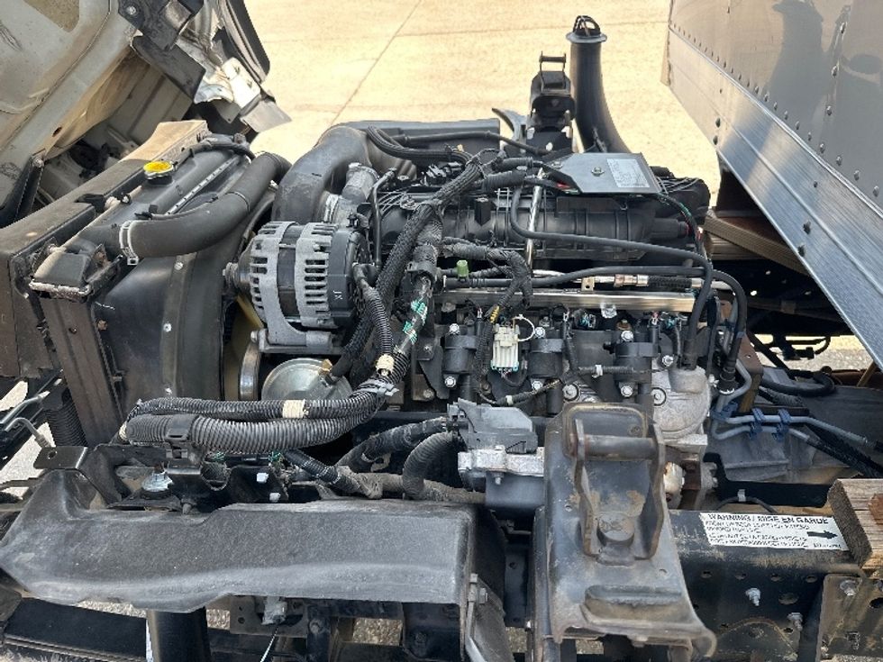 Medium Duty Box Truck-Light and Medium Duty Trucks-Isuzu-2015-NPR-Hammond-LA-110,947\n\t\tmiles-$ 16,000 - Image 24