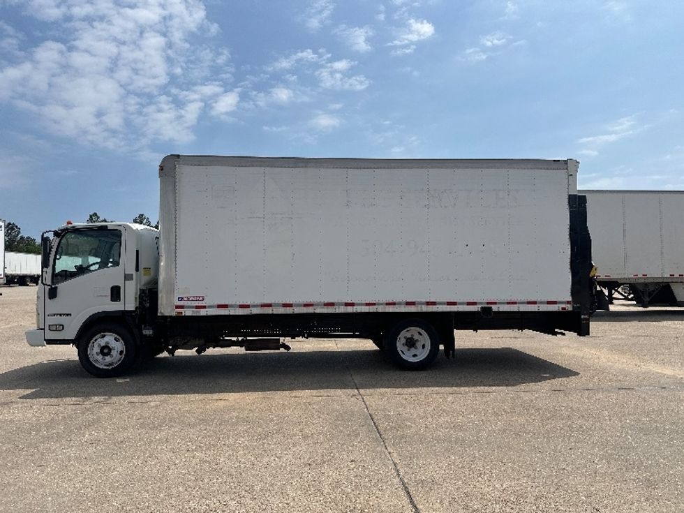 Medium Duty Box Truck-Light and Medium Duty Trucks-Isuzu-2015-NPR-Hammond-LA-110,947\n\t\tmiles-$ 16,000 - Image 4