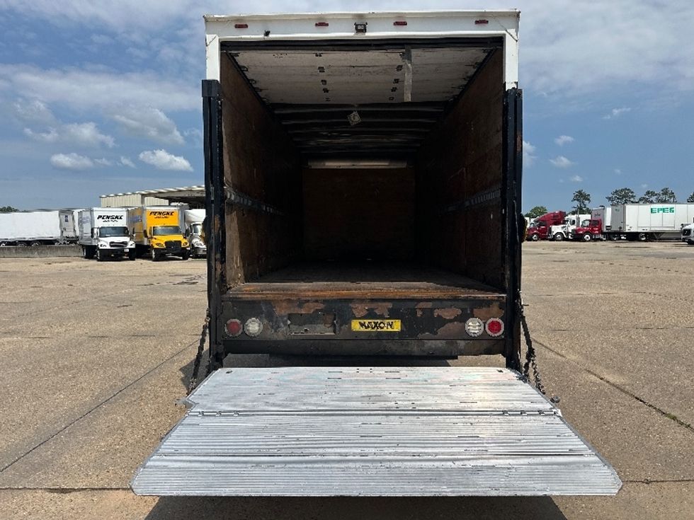 Medium Duty Box Truck-Light and Medium Duty Trucks-Isuzu-2015-NPR-Hammond-LA-110,947\n\t\tmiles-$ 16,000 - Image 9