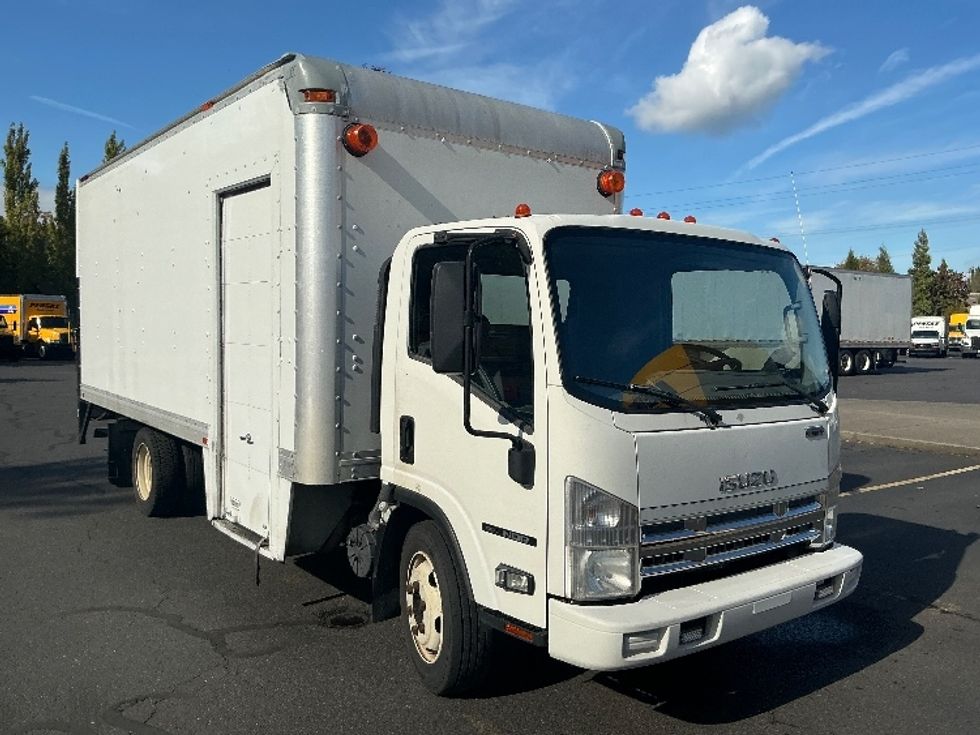 Medium Duty Box Truck-Light and Medium Duty Trucks-Isuzu-2015-NQR-Portland-OR-95,816\n\t\tmiles-$ 36,750 - Image 1