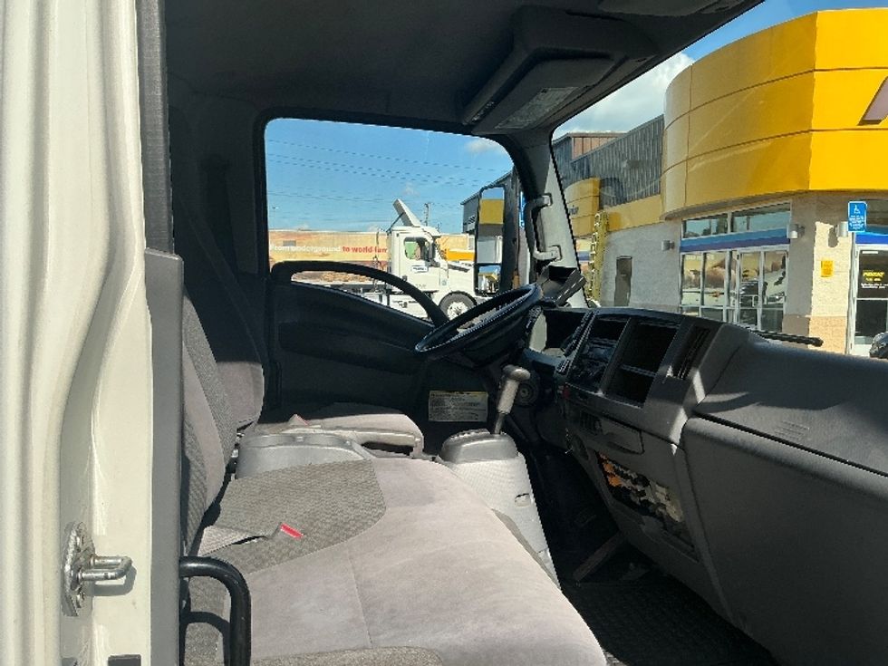 Medium Duty Box Truck-Light and Medium Duty Trucks-Isuzu-2015-NQR-Portland-OR-95,816\n\t\tmiles-$ 36,750 - Image 22