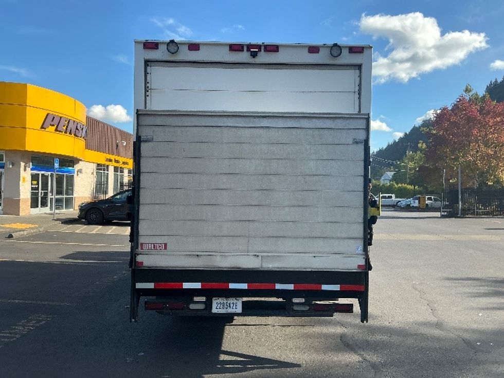 Medium Duty Box Truck-Light and Medium Duty Trucks-Isuzu-2015-NQR-Portland-OR-95,816\n\t\tmiles-$ 36,750 - Image 7