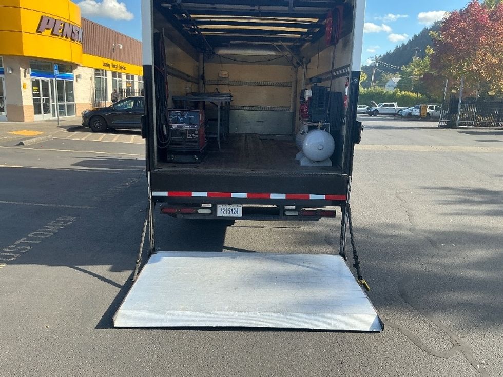 Medium Duty Box Truck-Light and Medium Duty Trucks-Isuzu-2015-NQR-Portland-OR-95,816\n\t\tmiles-$ 36,750 - Image 9