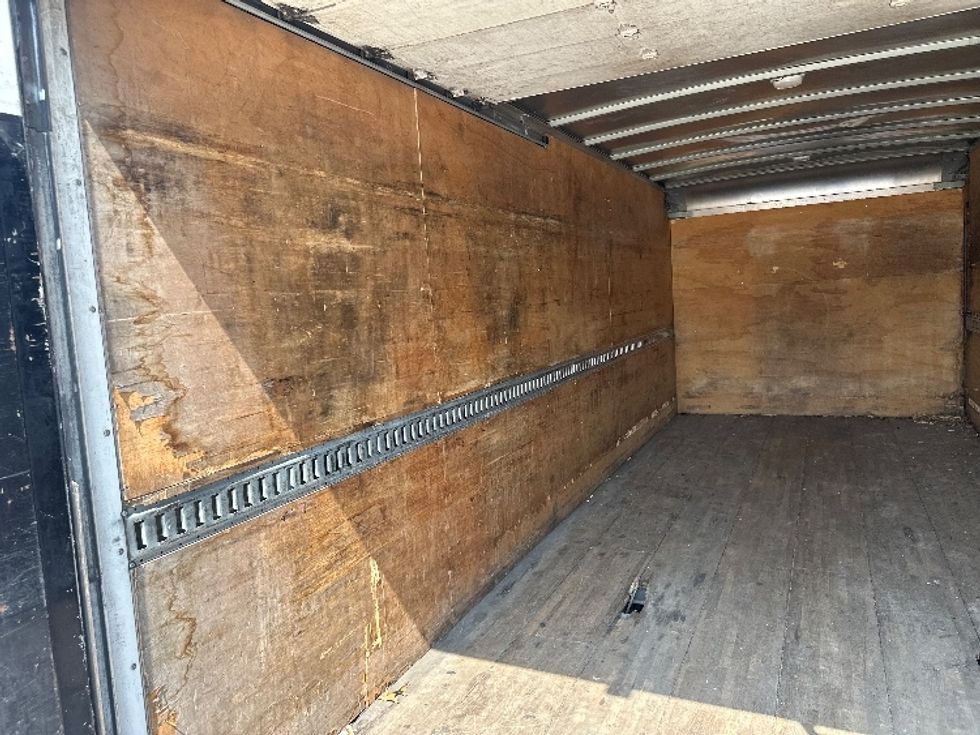 Medium Duty Box Truck-Light and Medium Duty Trucks-Isuzu-2016-NPR-Hammond-LA-154,200\n\t\tmiles-$ 15,000 - Image 11