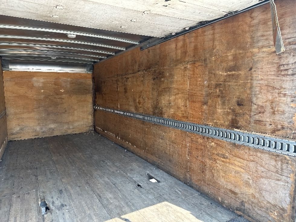 Medium Duty Box Truck-Light and Medium Duty Trucks-Isuzu-2016-NPR-Hammond-LA-154,200\n\t\tmiles-$ 15,000 - Image 12