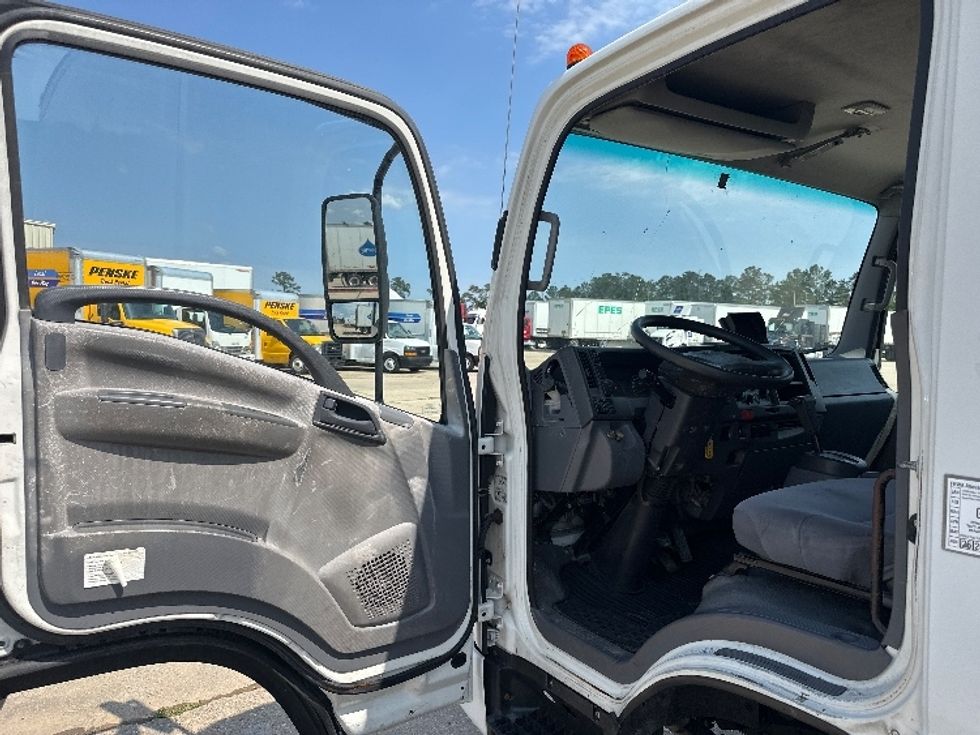 Medium Duty Box Truck-Light and Medium Duty Trucks-Isuzu-2016-NPR-Hammond-LA-154,200\n\t\tmiles-$ 15,000 - Image 16