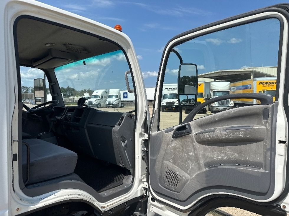 Medium Duty Box Truck-Light and Medium Duty Trucks-Isuzu-2016-NPR-Hammond-LA-154,200\n\t\tmiles-$ 15,000 - Image 20