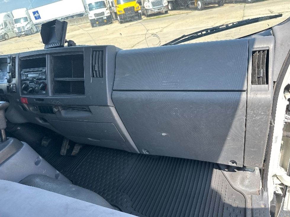 Medium Duty Box Truck-Light and Medium Duty Trucks-Isuzu-2016-NPR-Hammond-LA-154,200\n\t\tmiles-$ 15,000 - Image 21