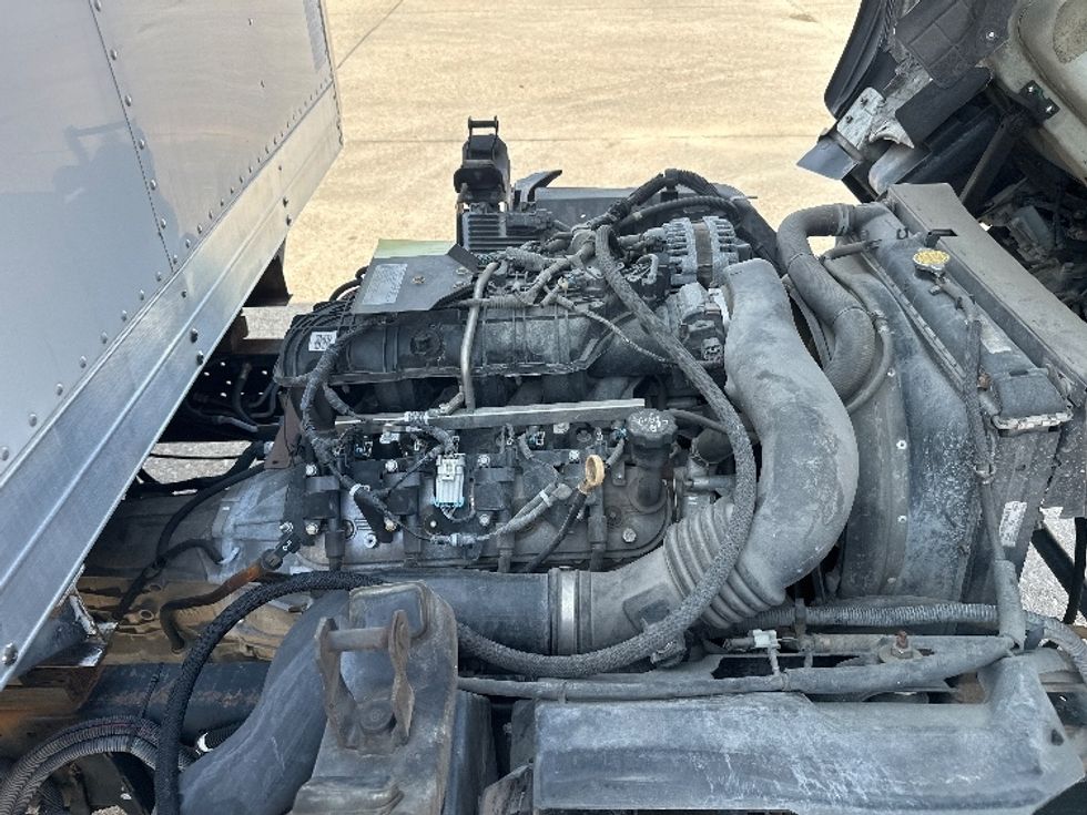 Medium Duty Box Truck-Light and Medium Duty Trucks-Isuzu-2016-NPR-Hammond-LA-154,200\n\t\tmiles-$ 15,000 - Image 23