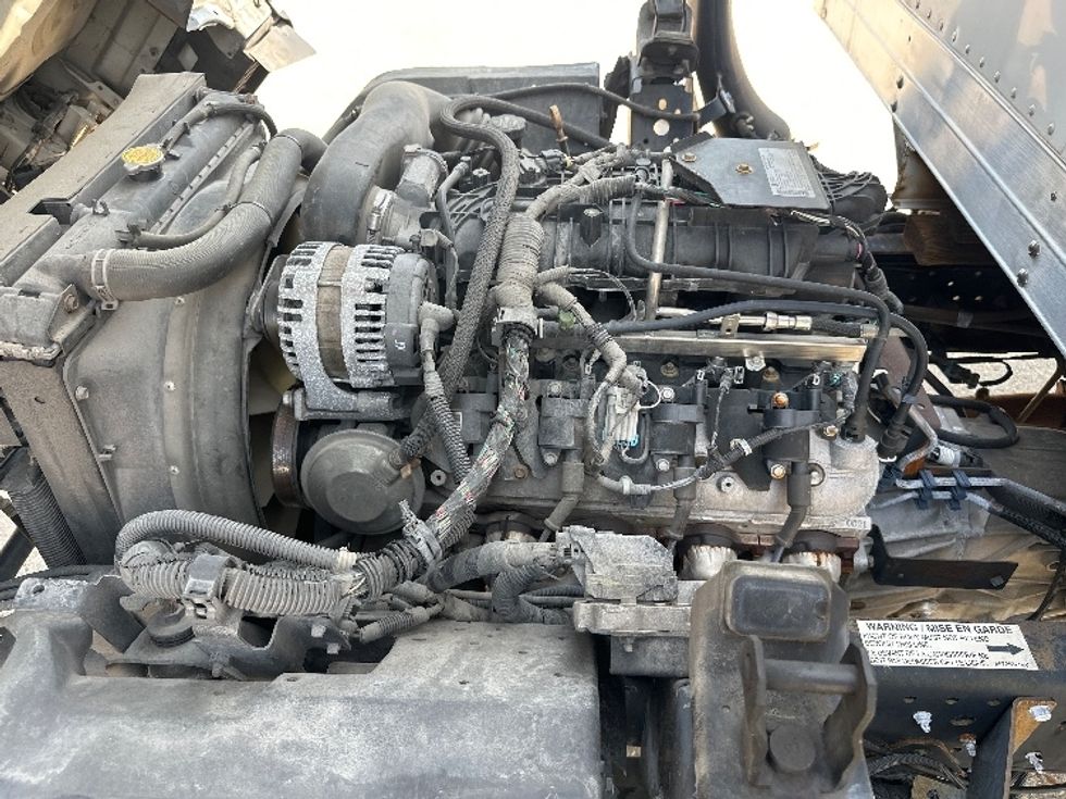 Medium Duty Box Truck-Light and Medium Duty Trucks-Isuzu-2016-NPR-Hammond-LA-154,200\n\t\tmiles-$ 15,000 - Image 24