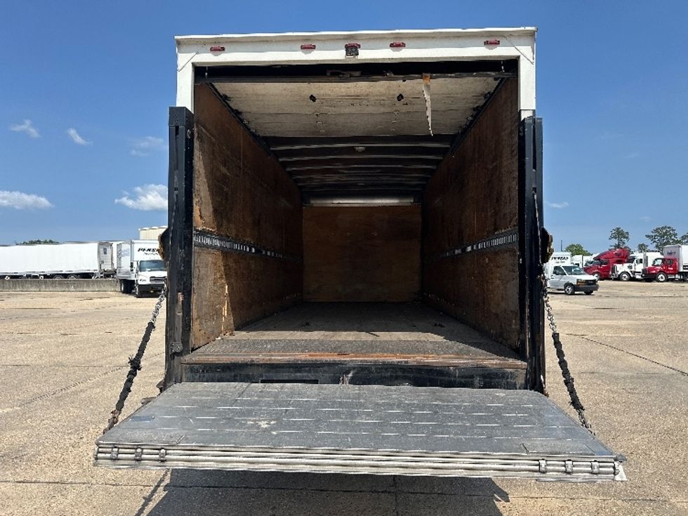 Medium Duty Box Truck-Light and Medium Duty Trucks-Isuzu-2016-NPR-Hammond-LA-154,200\n\t\tmiles-$ 15,000 - Image 8