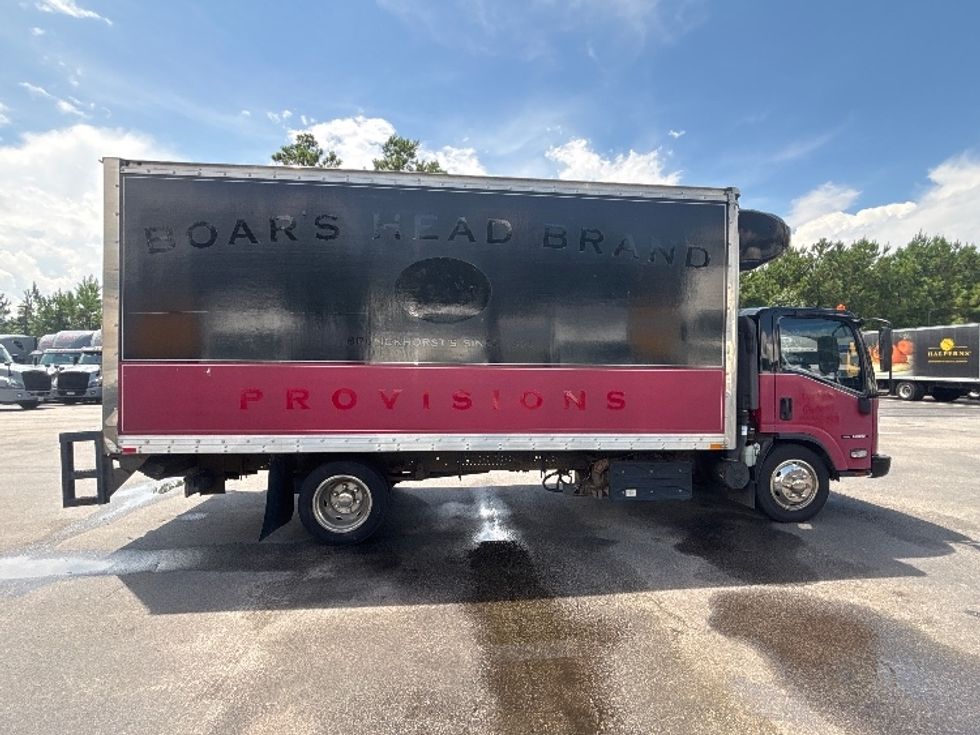 Medium Duty Box Truck-Light and Medium Duty Trucks-Isuzu-2016-NPR-Ladson-SC-138,676\n\t\tmiles-$ 14,000 - Image 15
