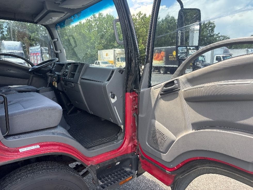 Medium Duty Box Truck-Light and Medium Duty Trucks-Isuzu-2016-NPR-Ladson-SC-138,676\n\t\tmiles-$ 14,000 - Image 20