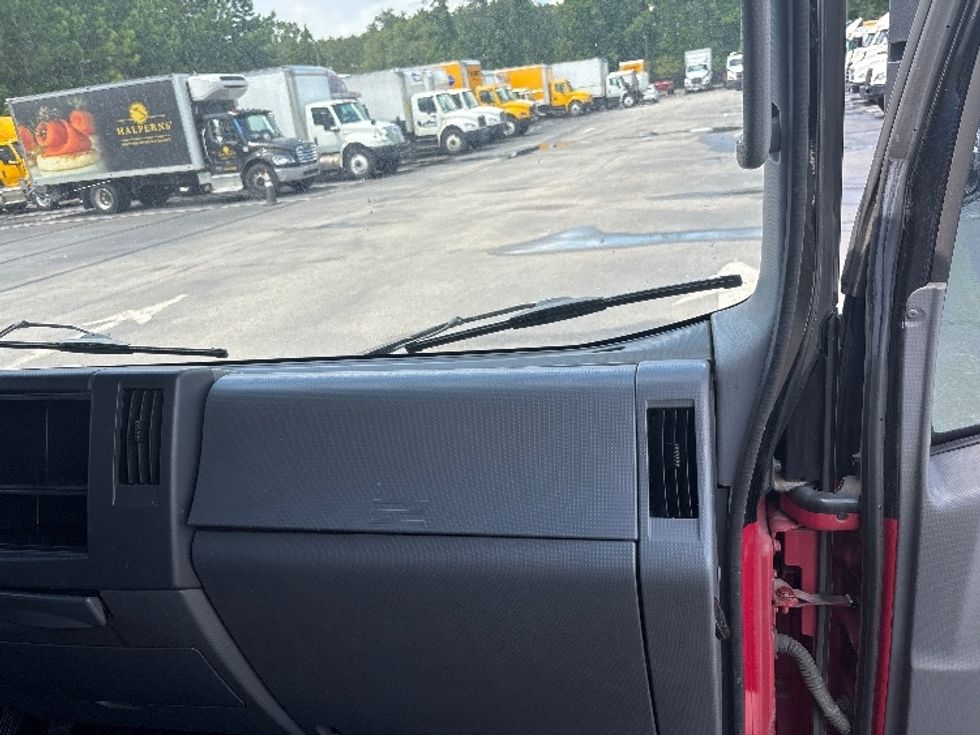 Medium Duty Box Truck-Light and Medium Duty Trucks-Isuzu-2016-NPR-Ladson-SC-138,676\n\t\tmiles-$ 14,000 - Image 21